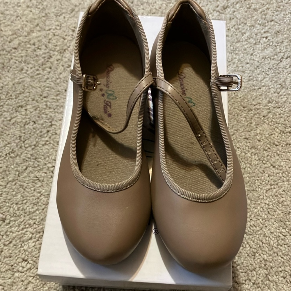 Dancing Fair kids tap shoes. Size 11.5 (dance shoe size).